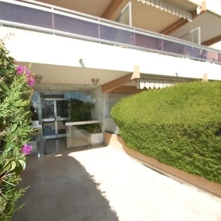 Studio En Dernier Etage Avec Terrasse Proche Mer 1 *