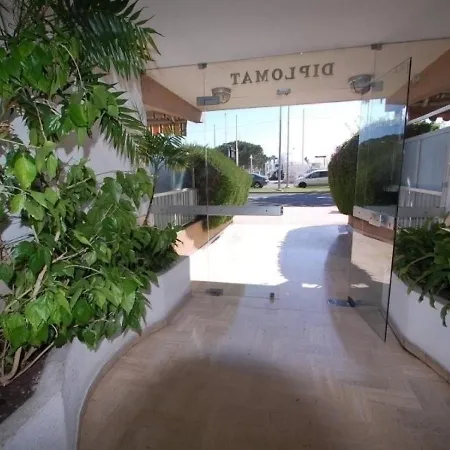 Studio En Dernier Etage Avec Terrasse Proche Mer 1 דירה מנטון